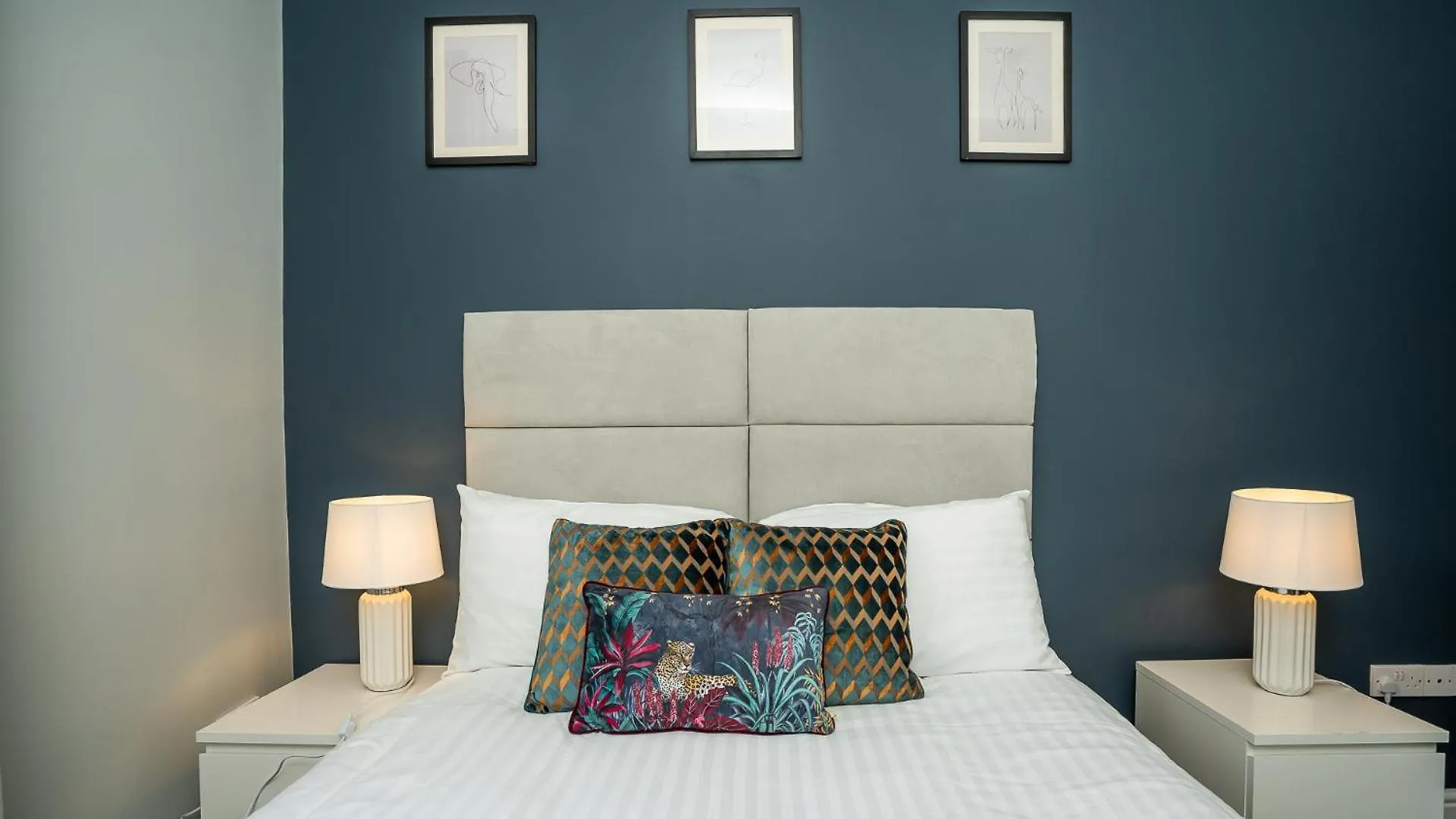 2 Bdr & 1 Bdr Apartments At Queens Uni By Belfast City Breaks